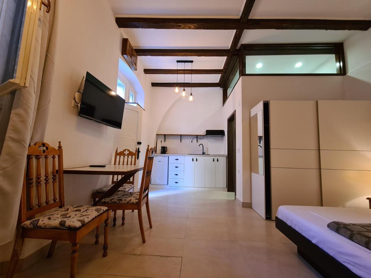 Mistique Apartment ชิเบนิก ภายนอก รูปภาพ